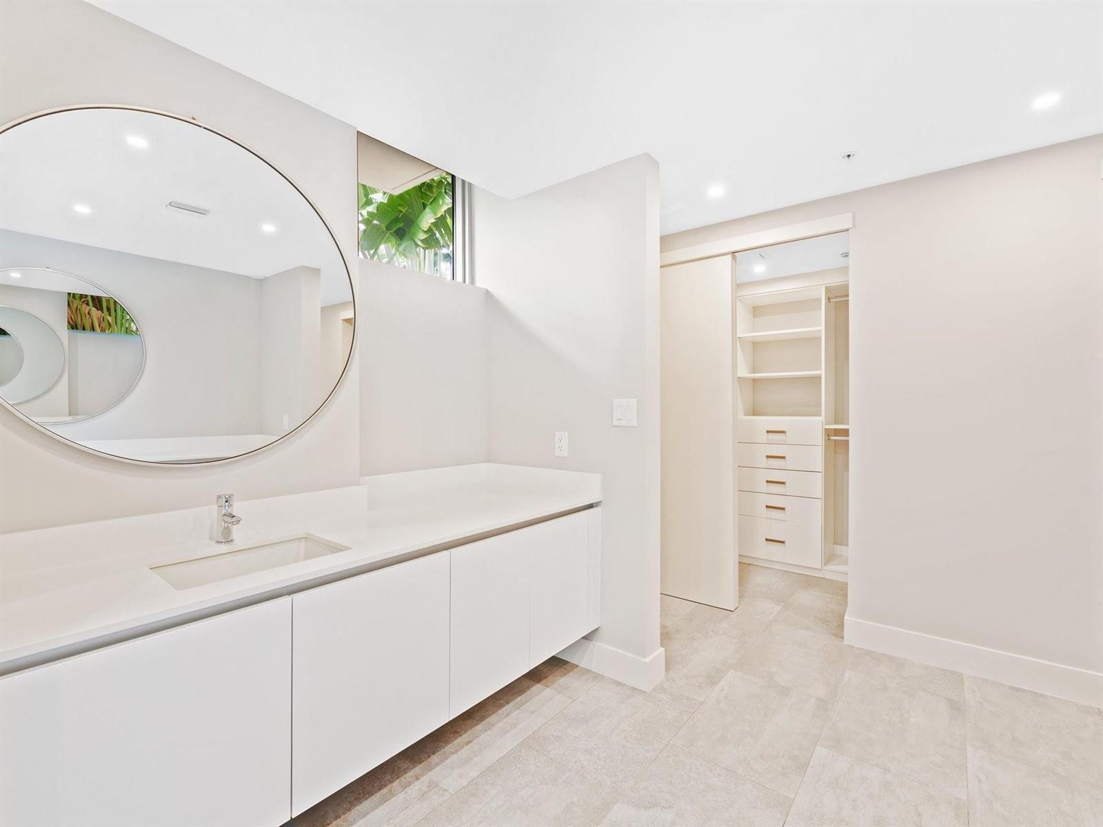 AQUAVUE LAS OLAS CONDO - Residential