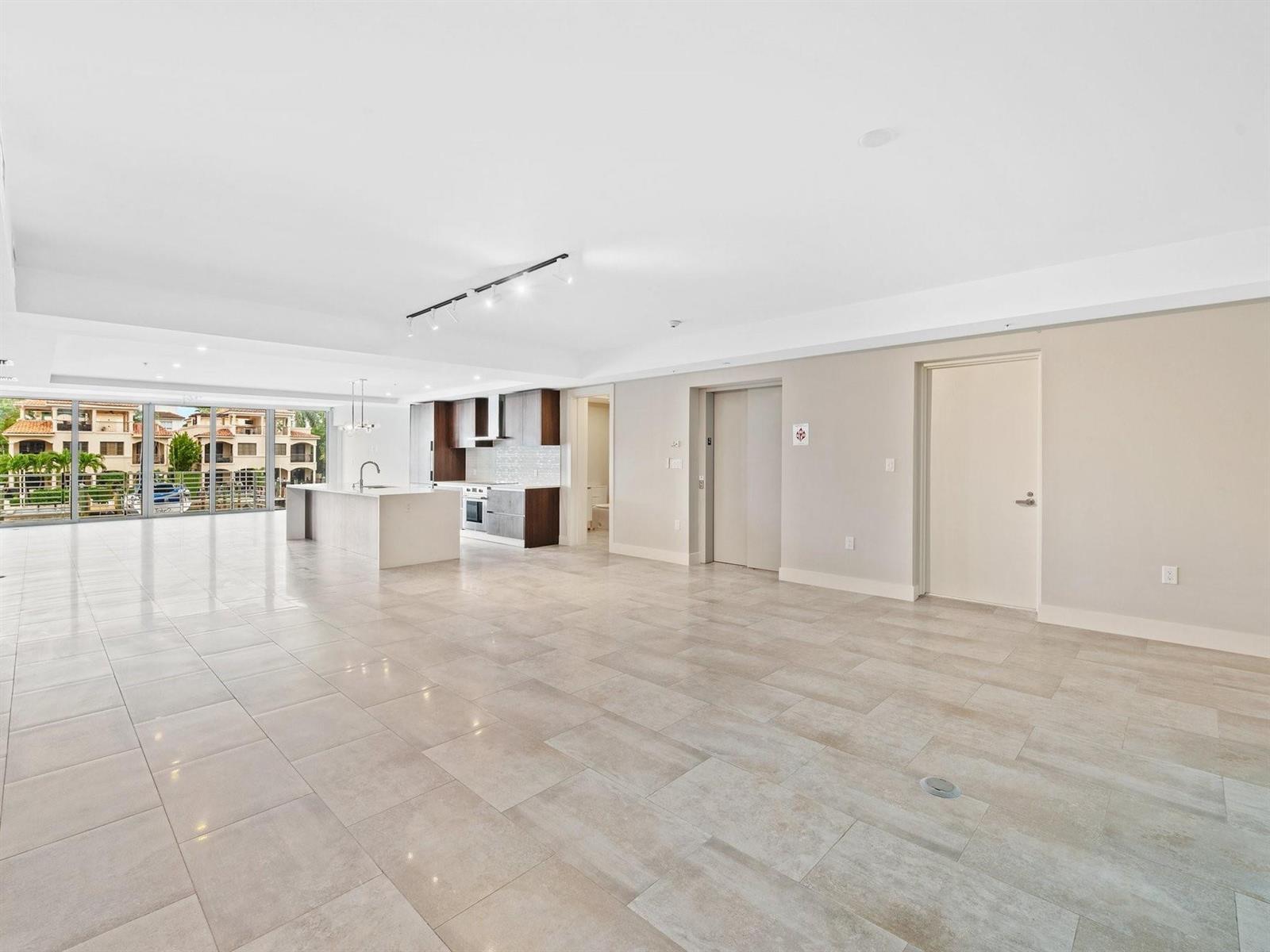 AQUAVUE LAS OLAS CONDO - Residential