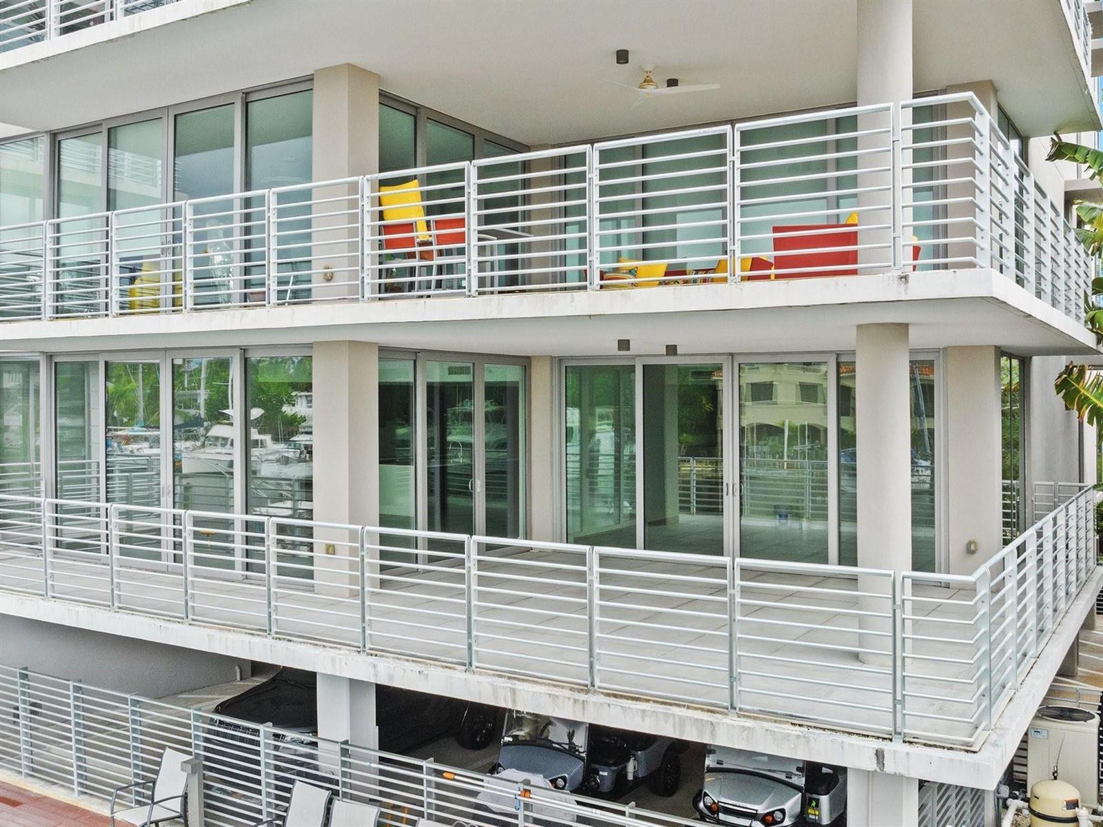 AQUAVUE LAS OLAS CONDO - Residential