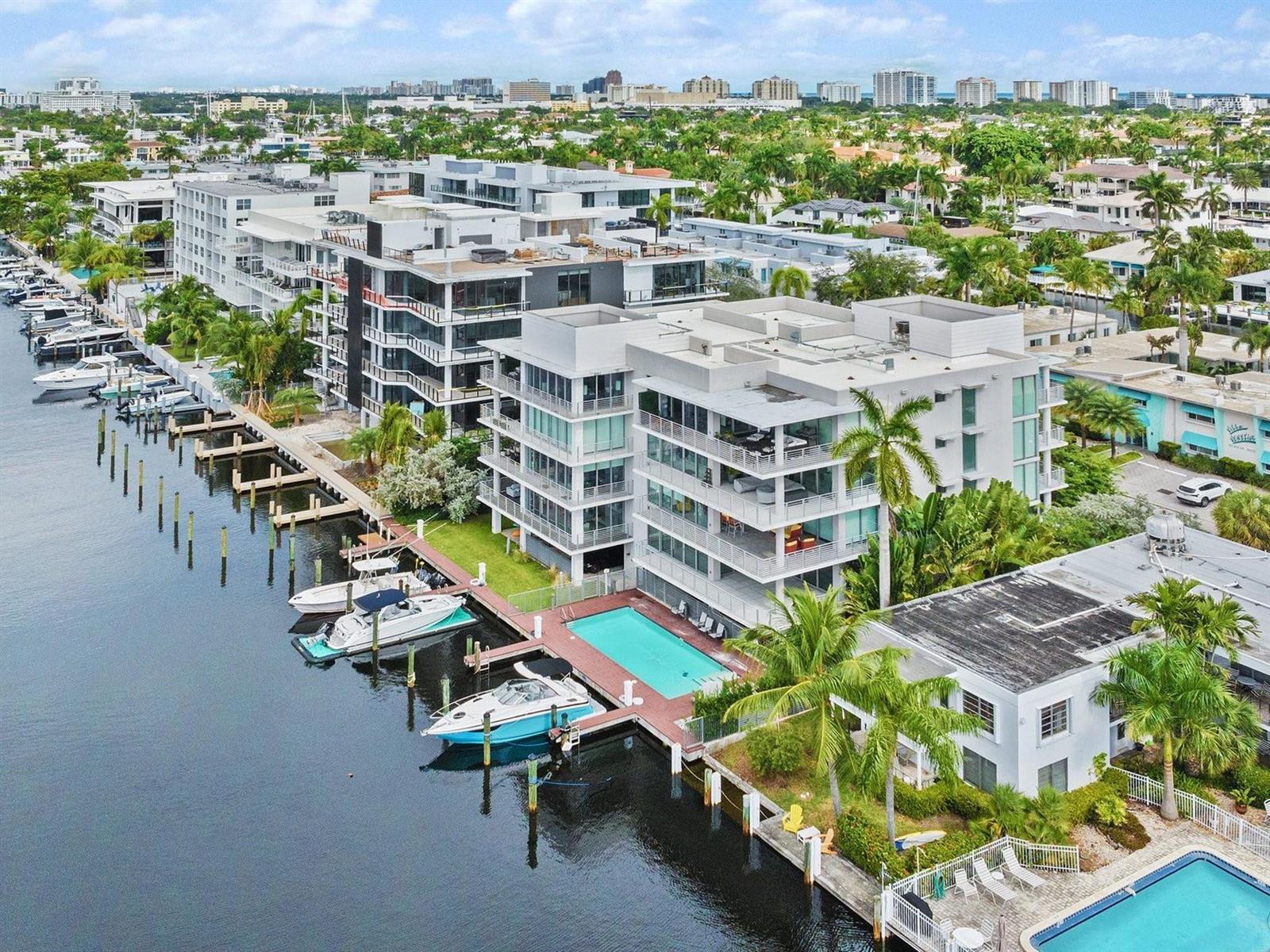AQUAVUE LAS OLAS CONDO - Residential