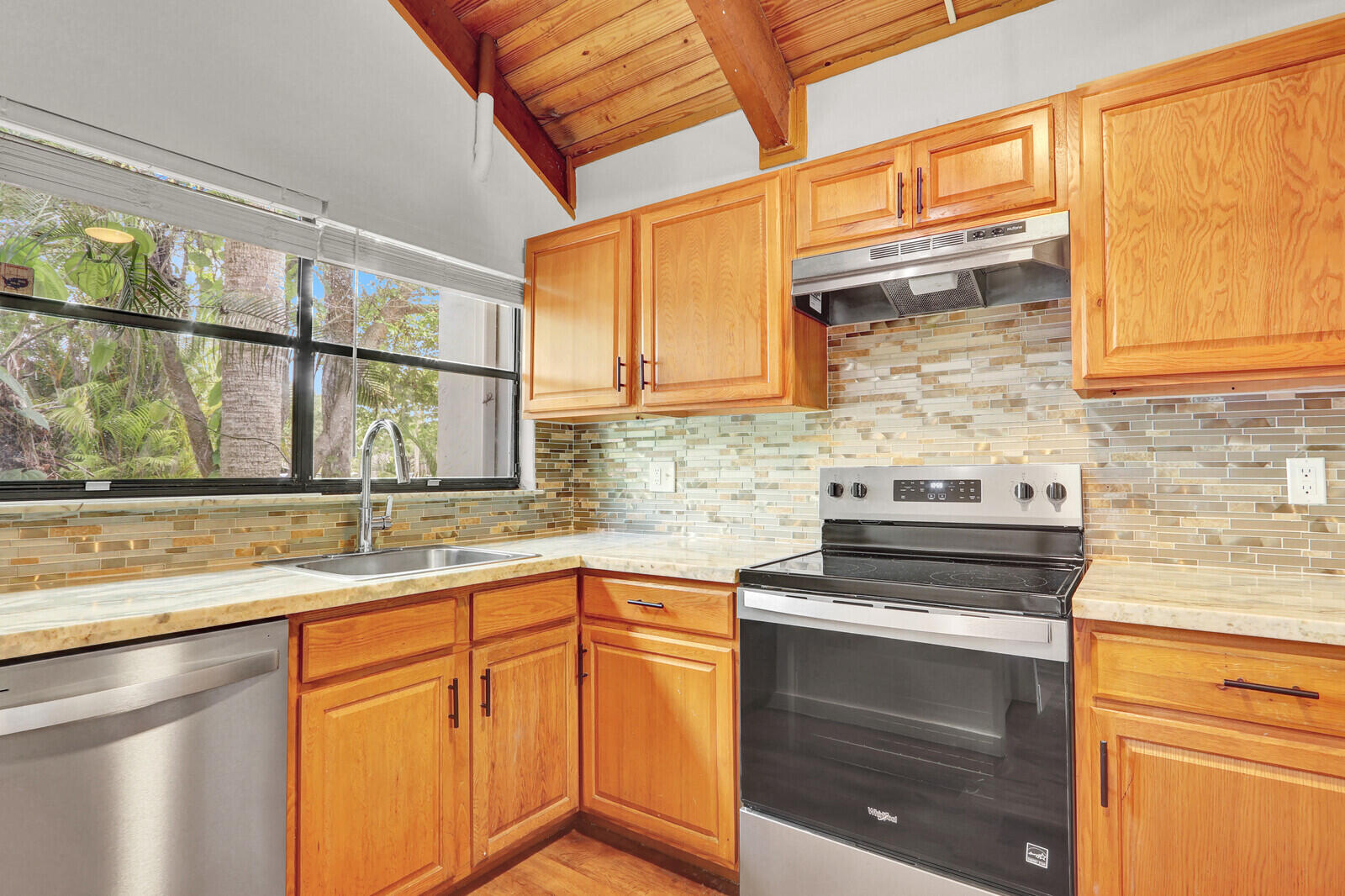 100 Sparrow Drive 2