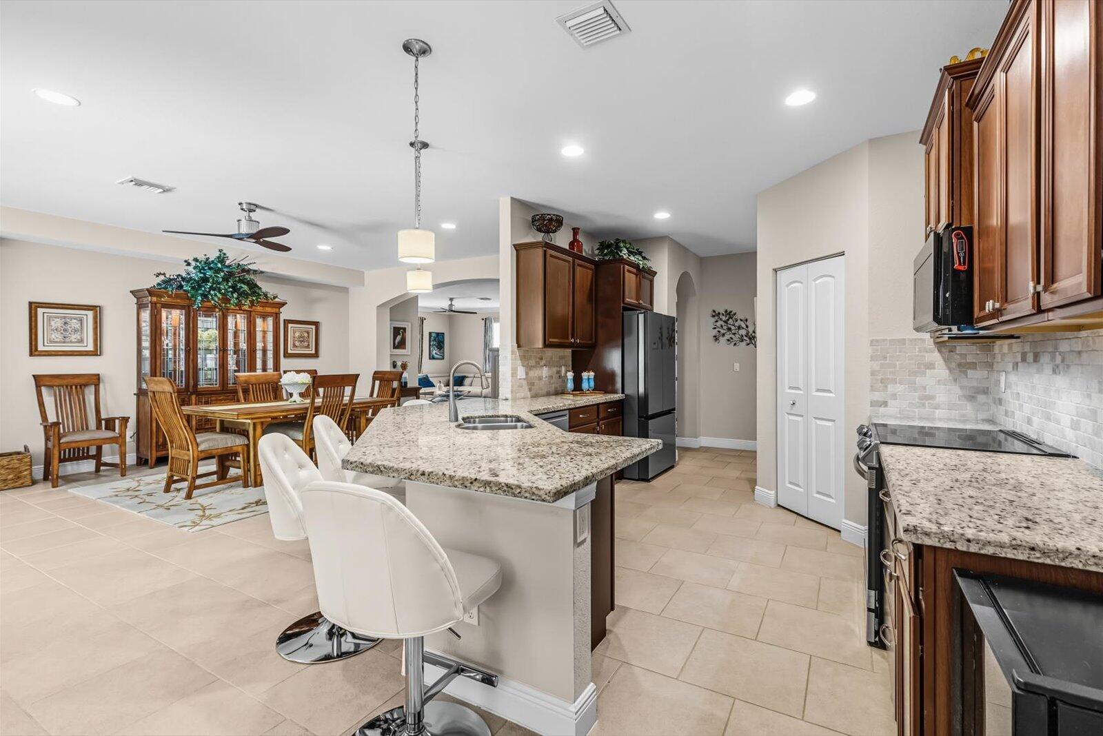 BAHIA SOUND - Residential