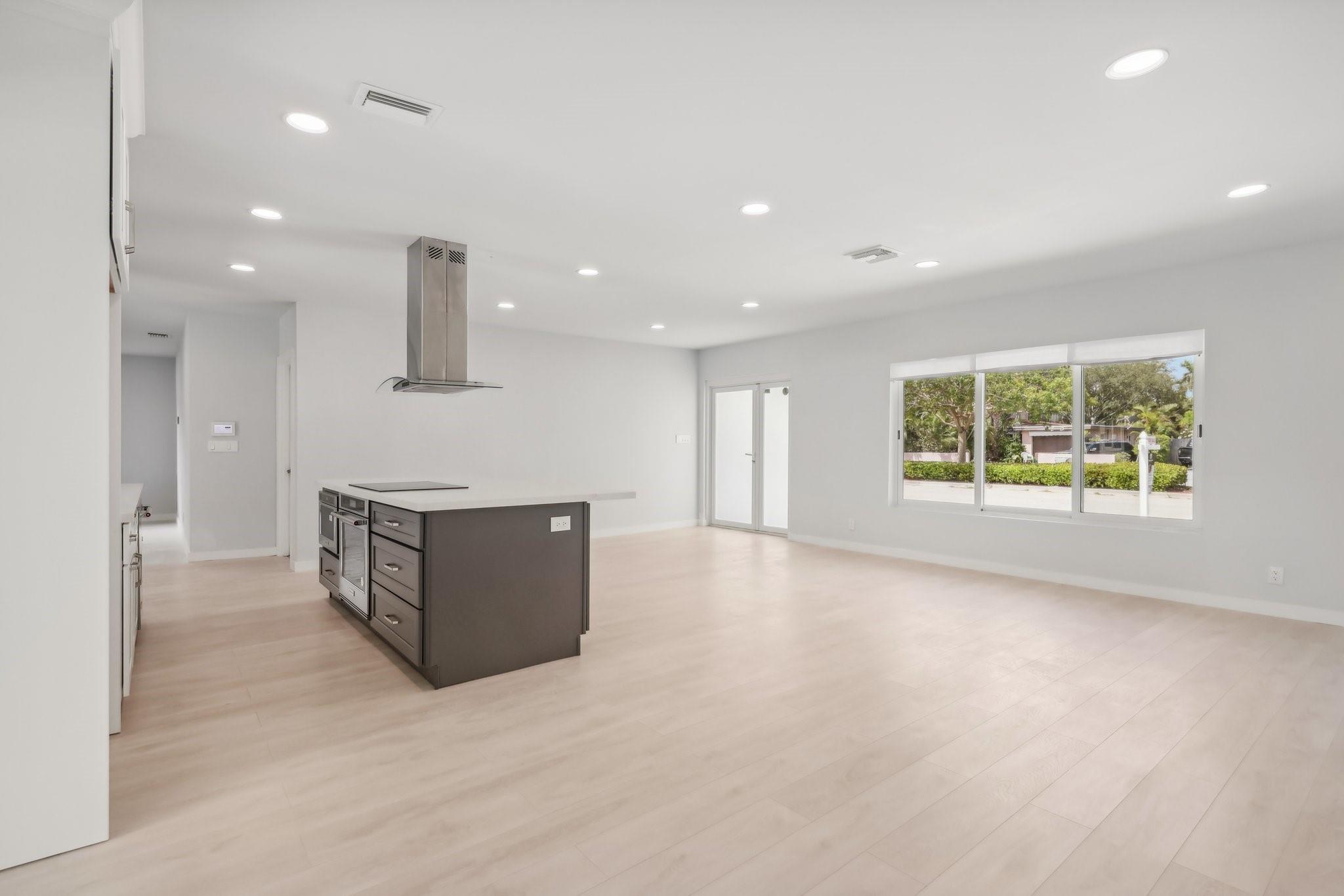 1250 S Cypress Rd