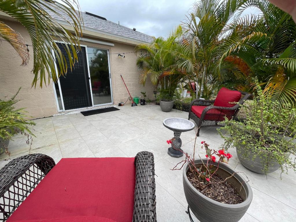 PORT ST LUCIE SECTION 4 - Residential Lease