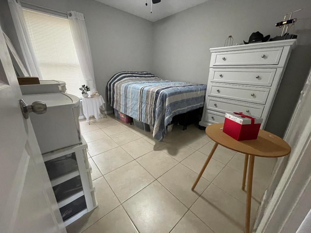 PORT ST LUCIE SECTION 4 - Residential Lease