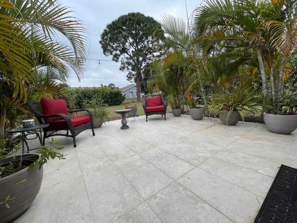 PORT ST LUCIE SECTION 4 - Residential Lease