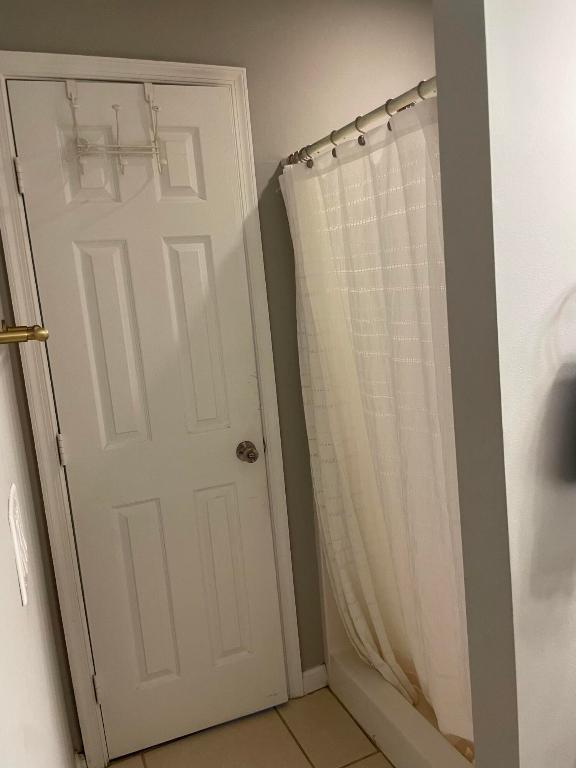 PORT ST LUCIE SECTION 4 - Residential Lease