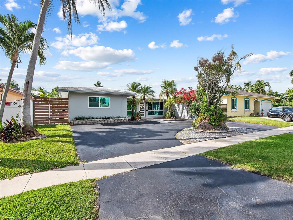 300 SE 10TH Street