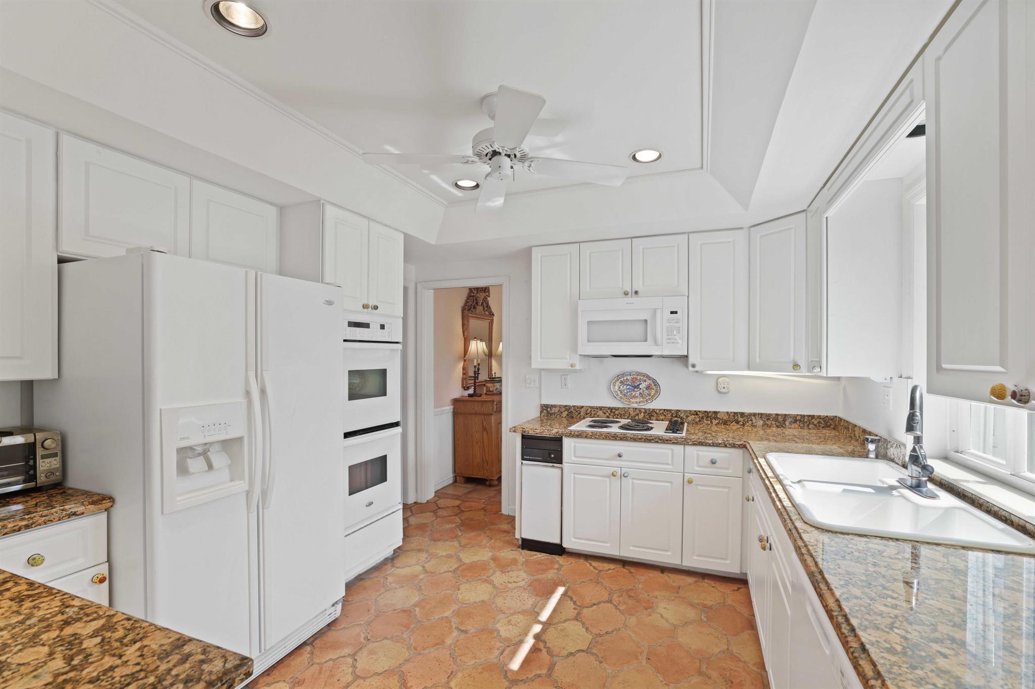 VILLAGE OF GOLF - Residential