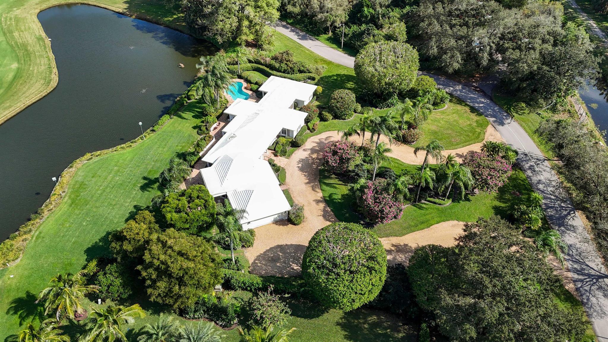 VILLAGE OF GOLF - Residential