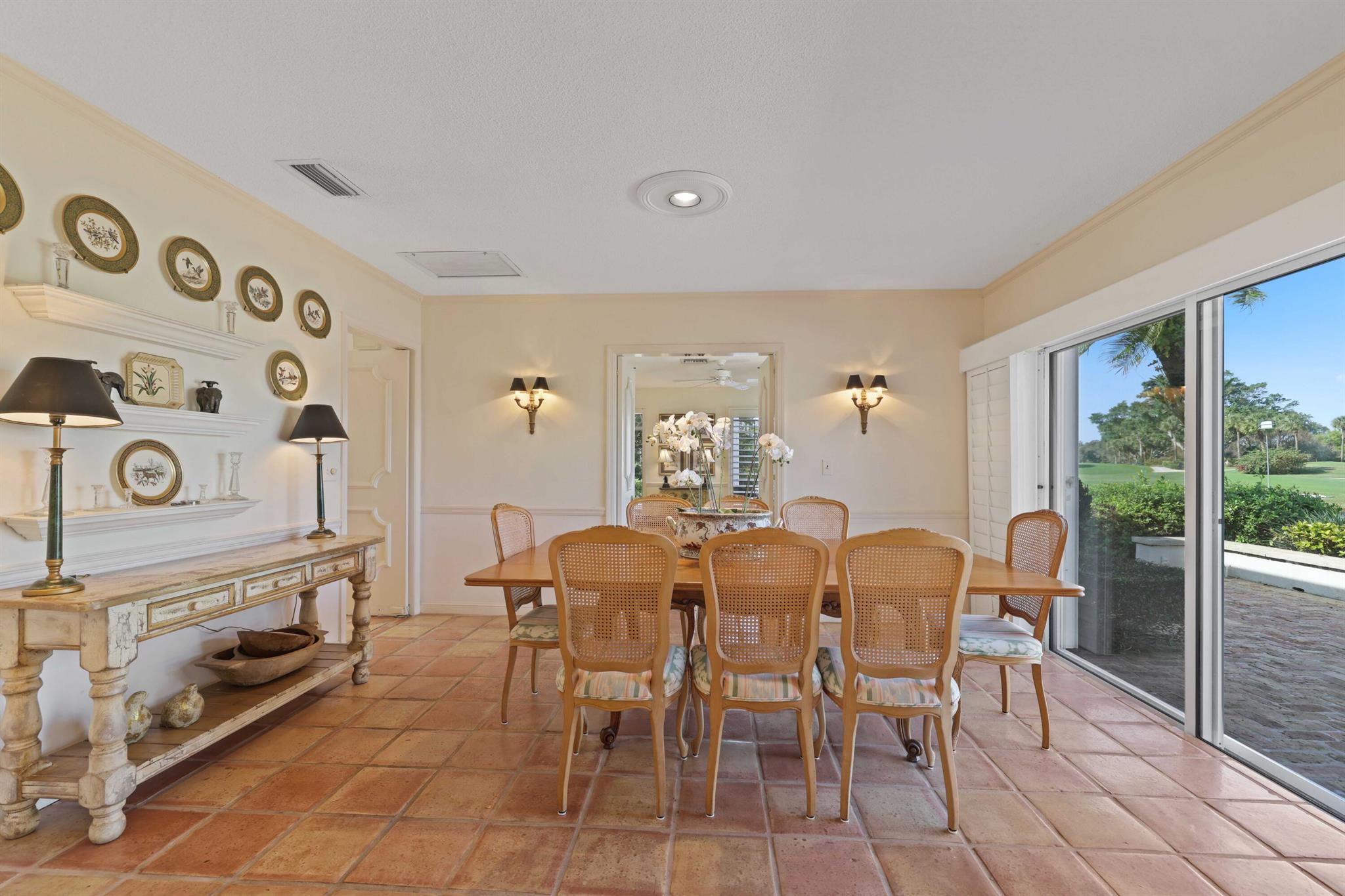 VILLAGE OF GOLF - Residential