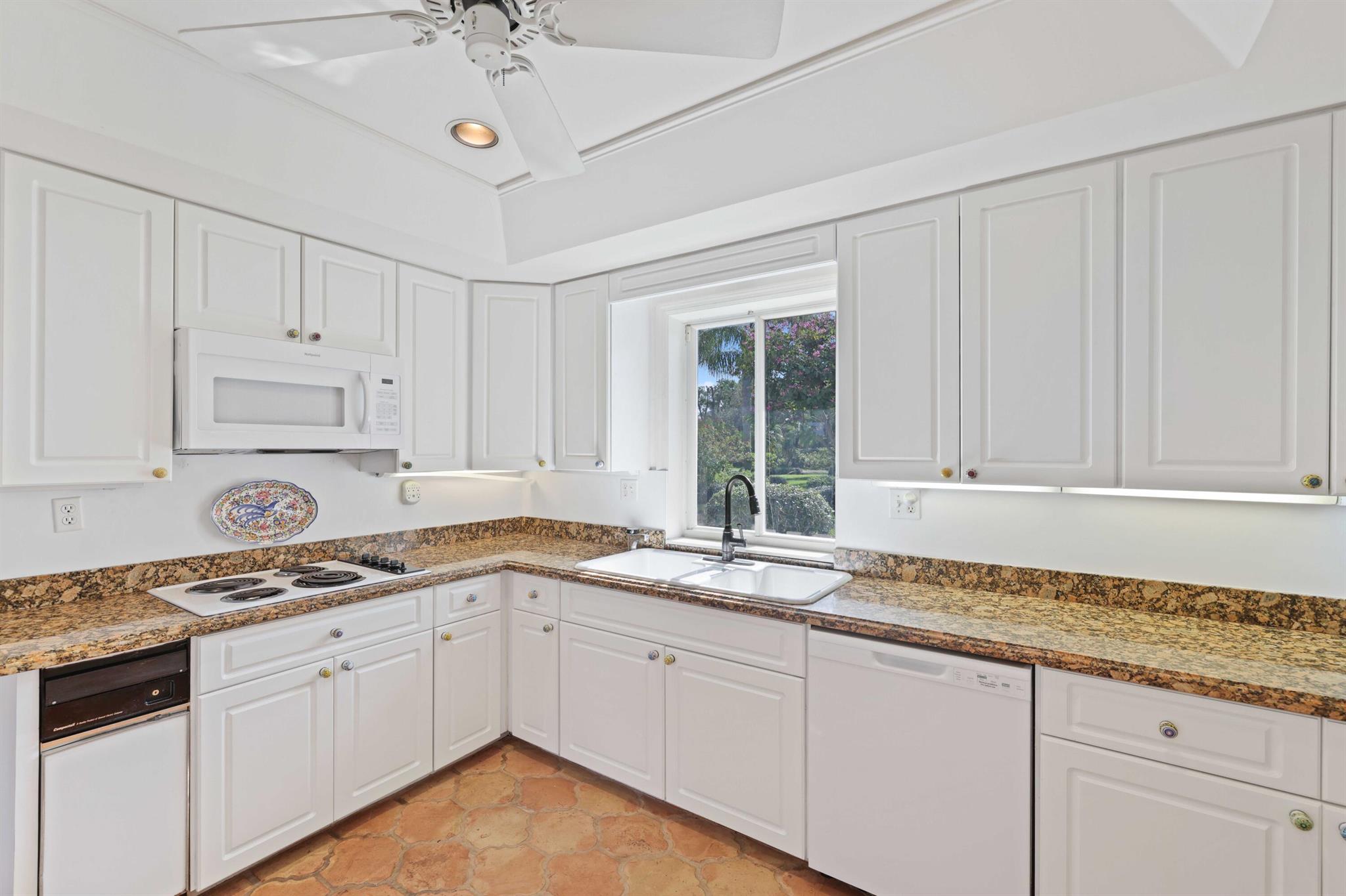 VILLAGE OF GOLF - Residential