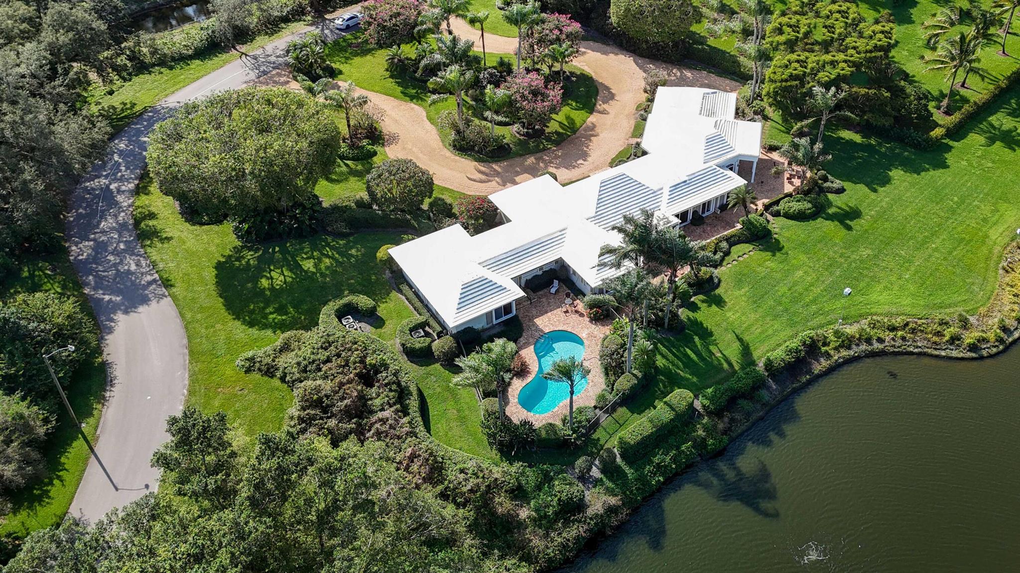 VILLAGE OF GOLF - Residential