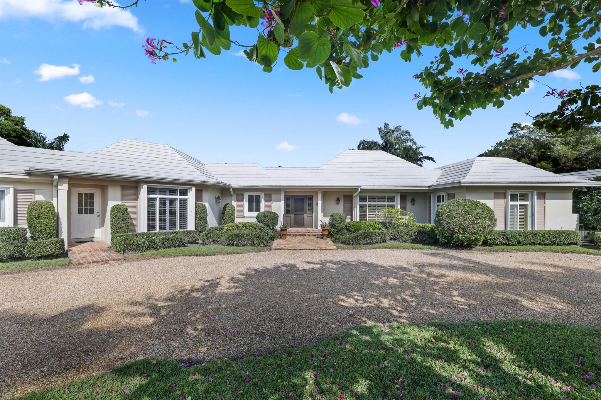 VILLAGE OF GOLF - Residential