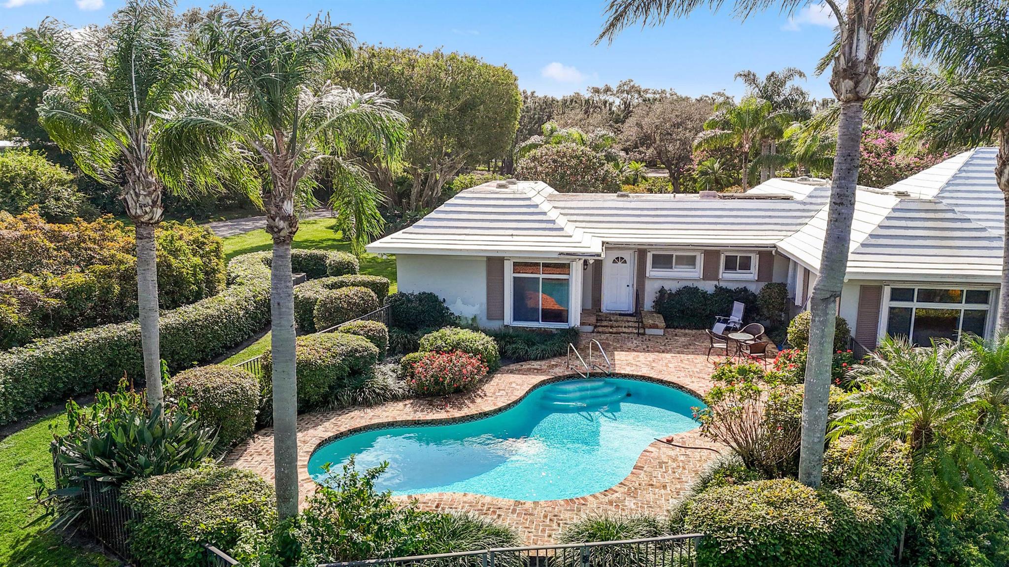 VILLAGE OF GOLF - Residential