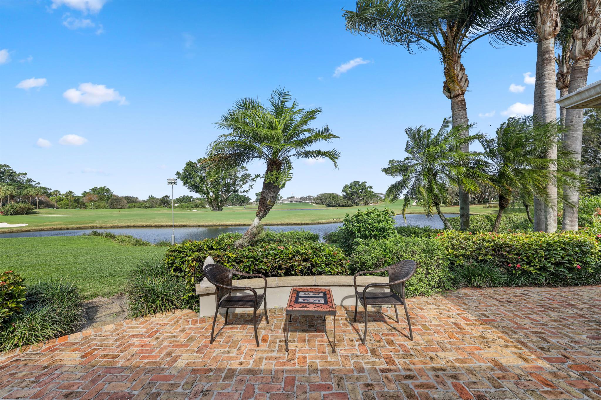 VILLAGE OF GOLF - Residential