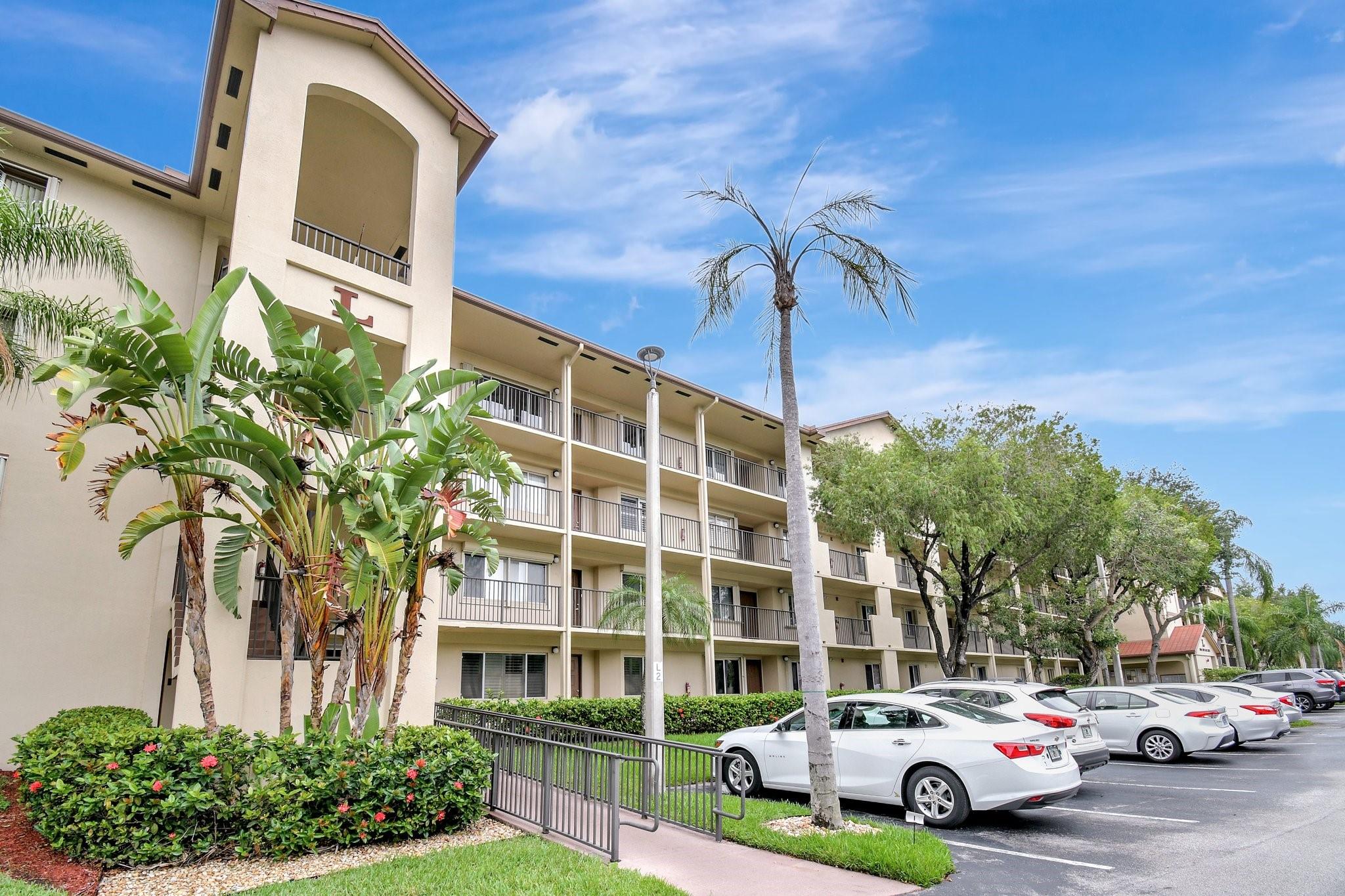 900 SW 142nd Ave 402