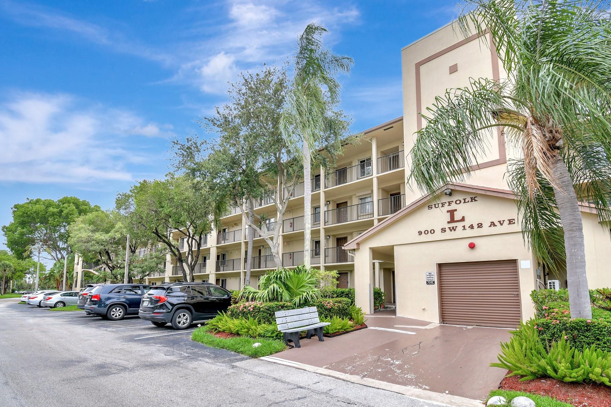 900 SW 142nd Ave 402