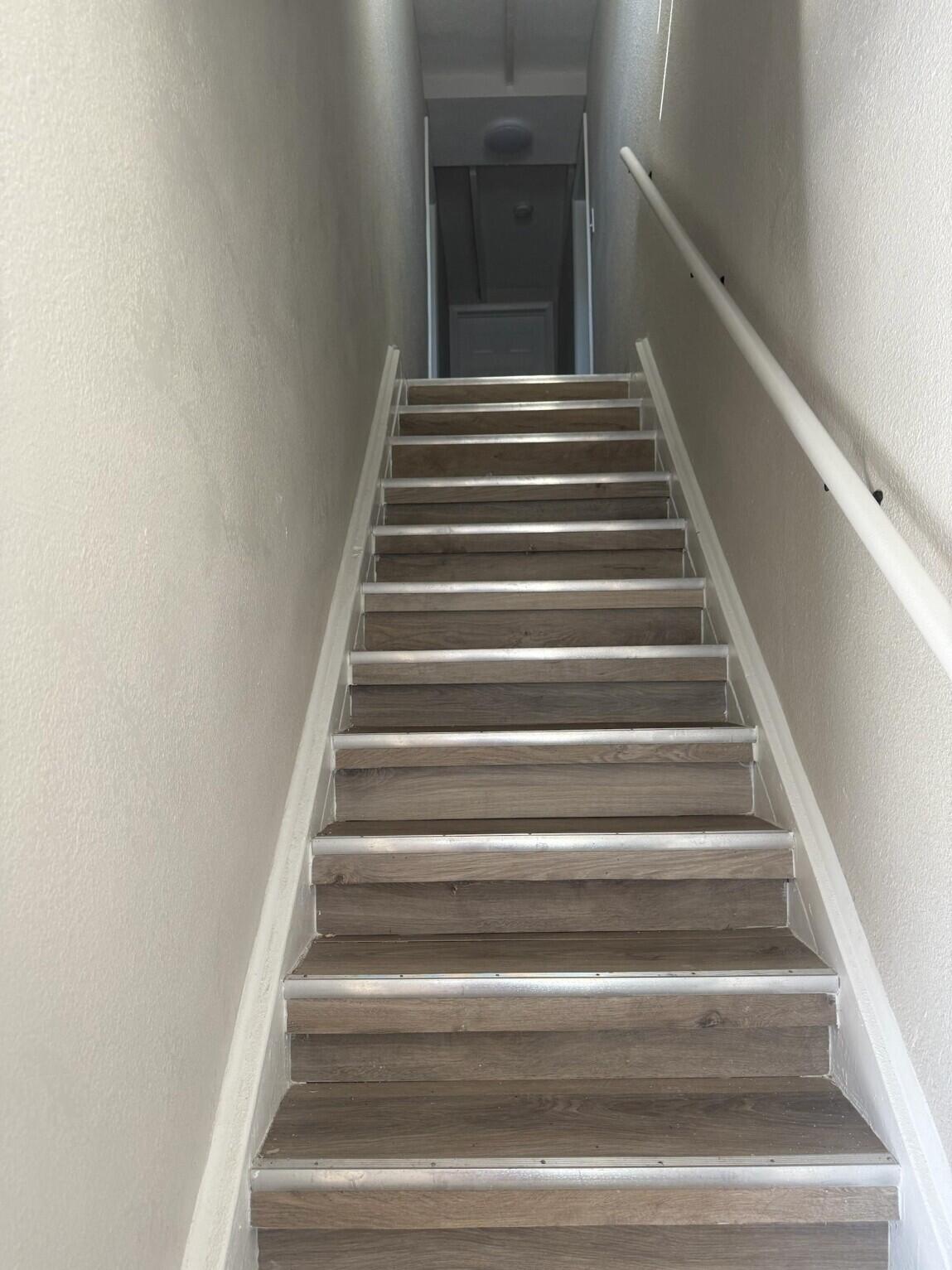 CLOWS - Commercial Sale