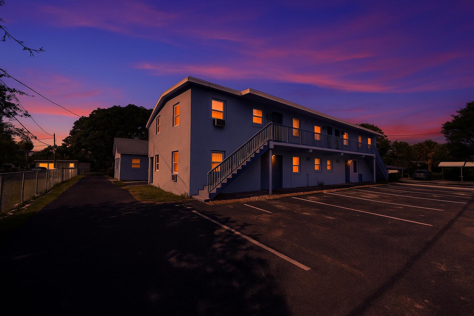 CLOWS - Commercial Sale