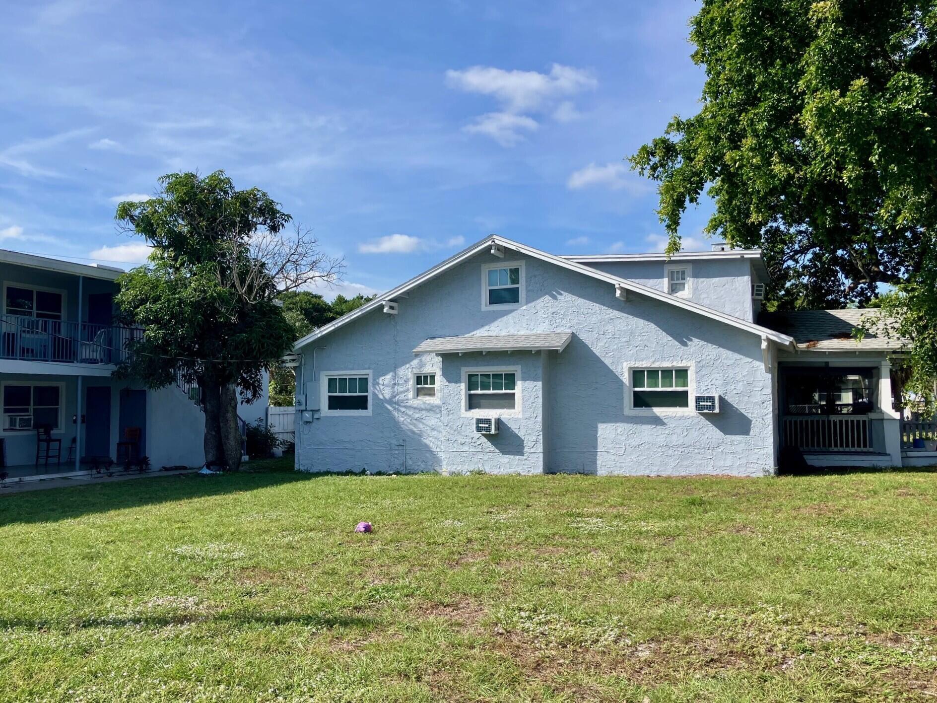 View photos, virtual tours, details... 515 N Sapodilla Avenue