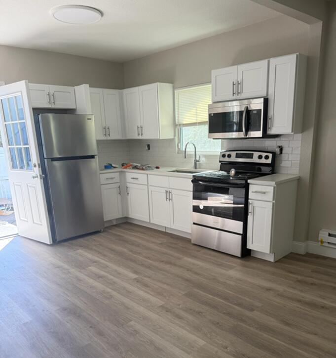 CLOWS - Commercial Sale