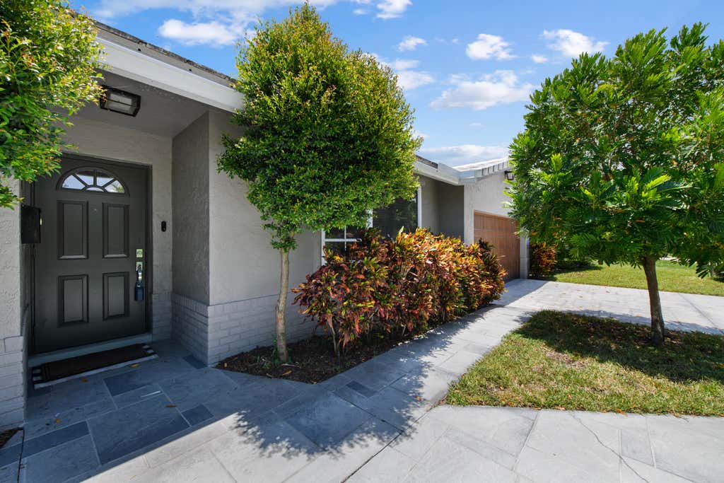 Photo of 1226 SE 14TH Street, Deerfield Beach, FL 33441 (MLS # B26058487)
