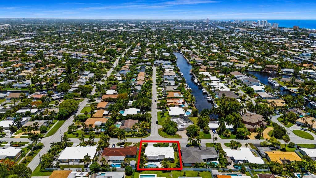 Photo of 1226 SE 14TH Street, Deerfield Beach, FL 33441 (MLS # B26058487)