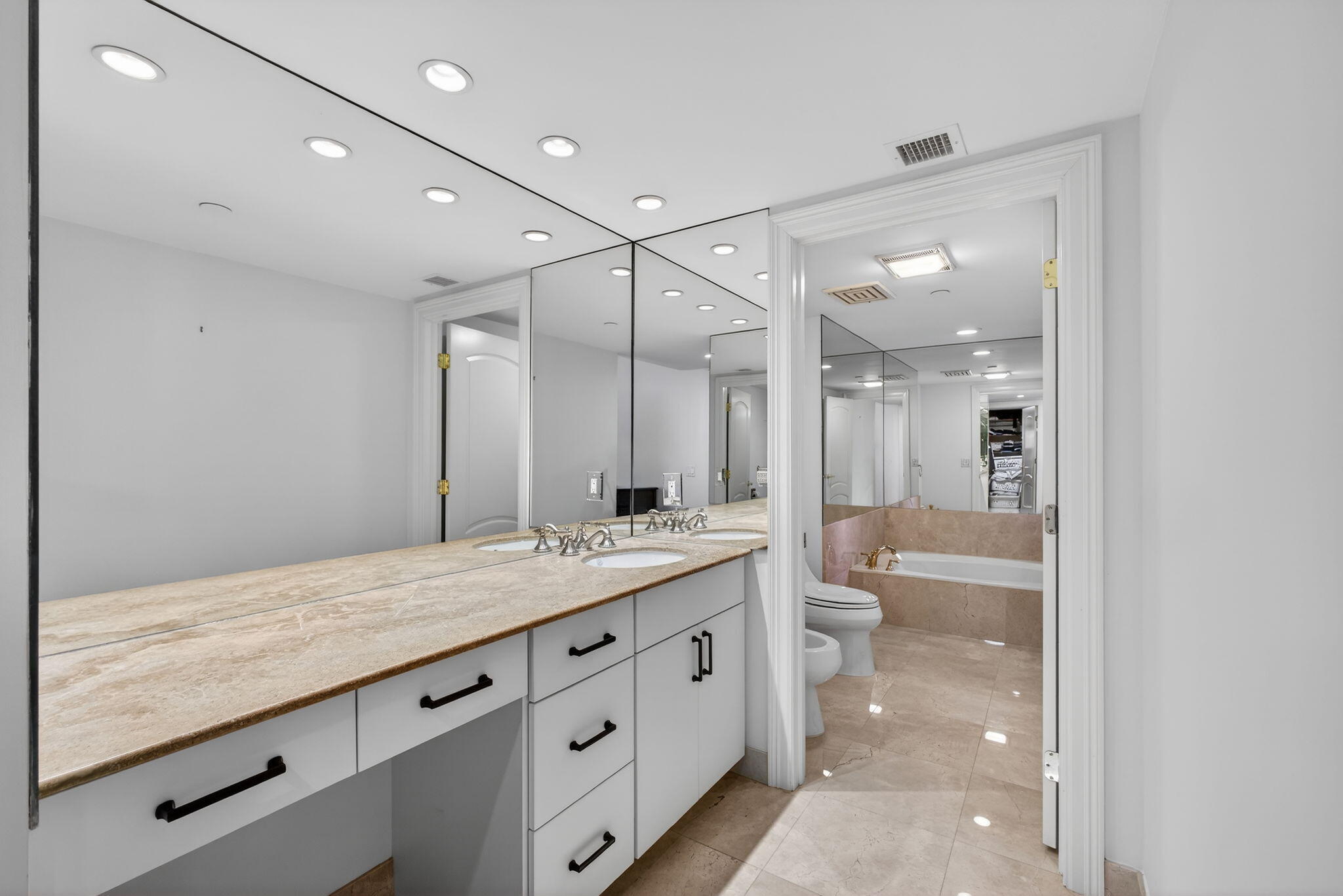 MARTINIQUE 2 CONDO - Residential