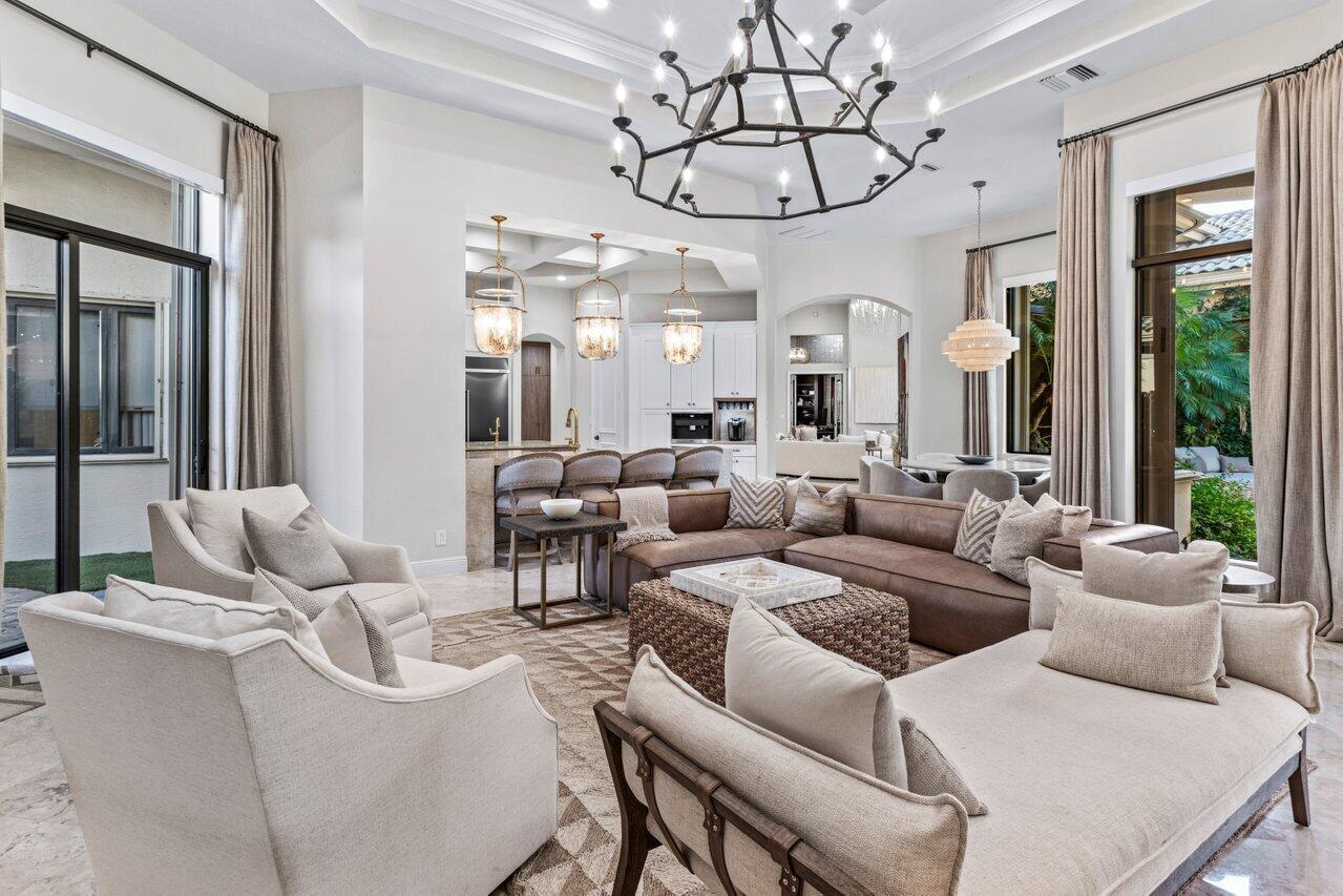 VINTAGE OAKS / POLO CLUB - Residential