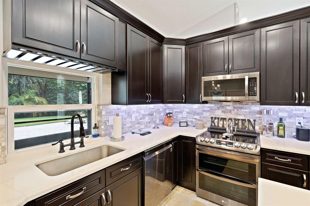 Palm Beach Country Estates - Residential