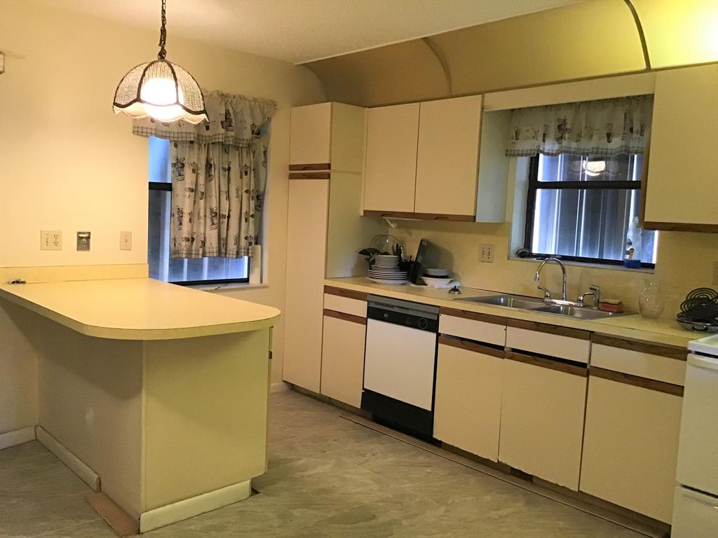 SURFSIDE UNIT 1 SUBDIVISION - Residential Lease