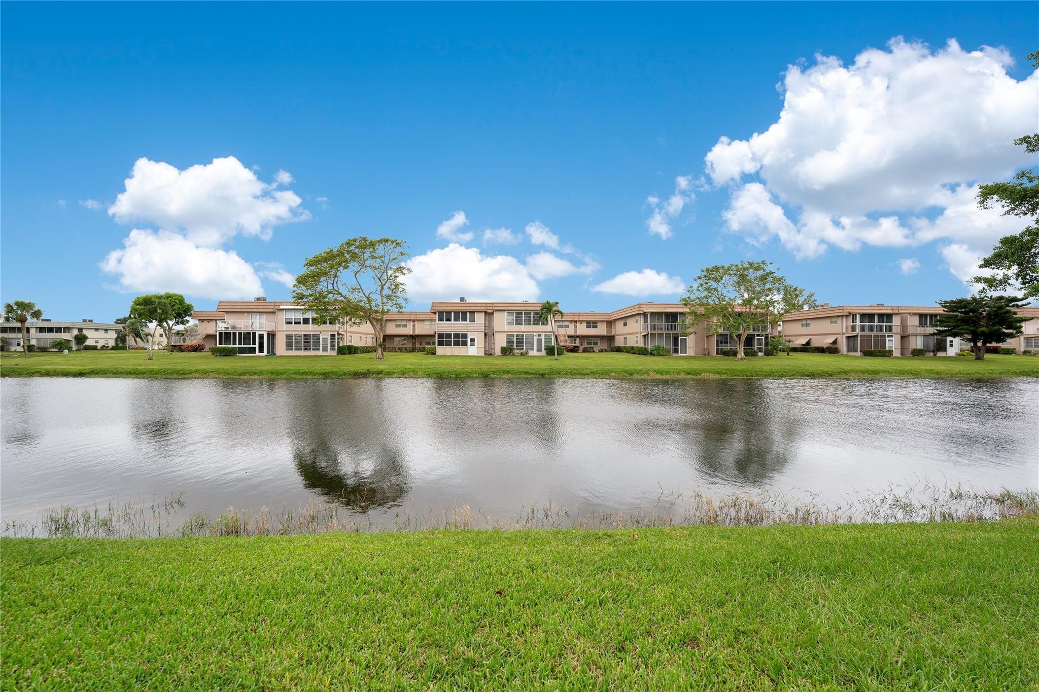 KINGS POINT VALENCIA CONDOS - Residential