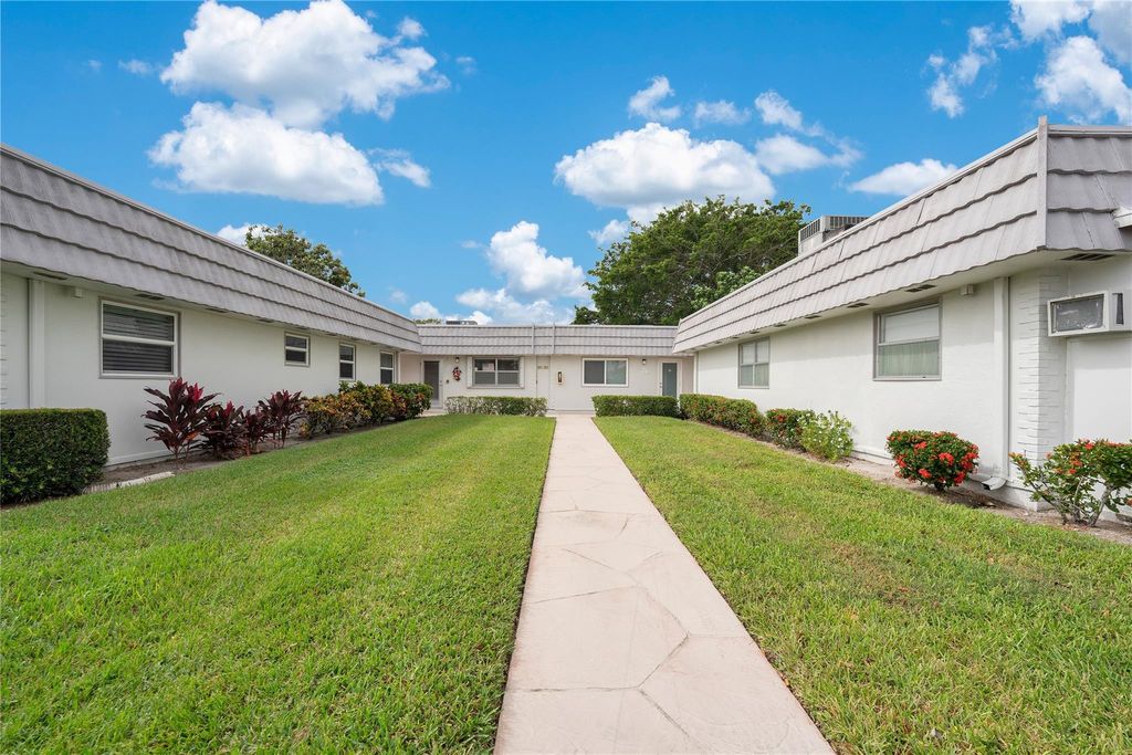 Photo of 201 Valencia I, Delray Beach, FL 33446 (MLS # B26031878)