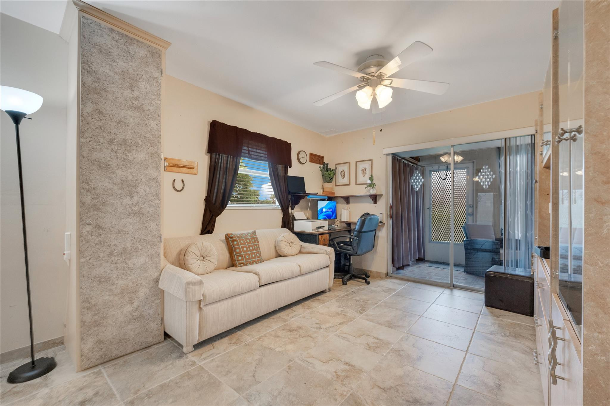 KINGS POINT VALENCIA CONDOS - Residential