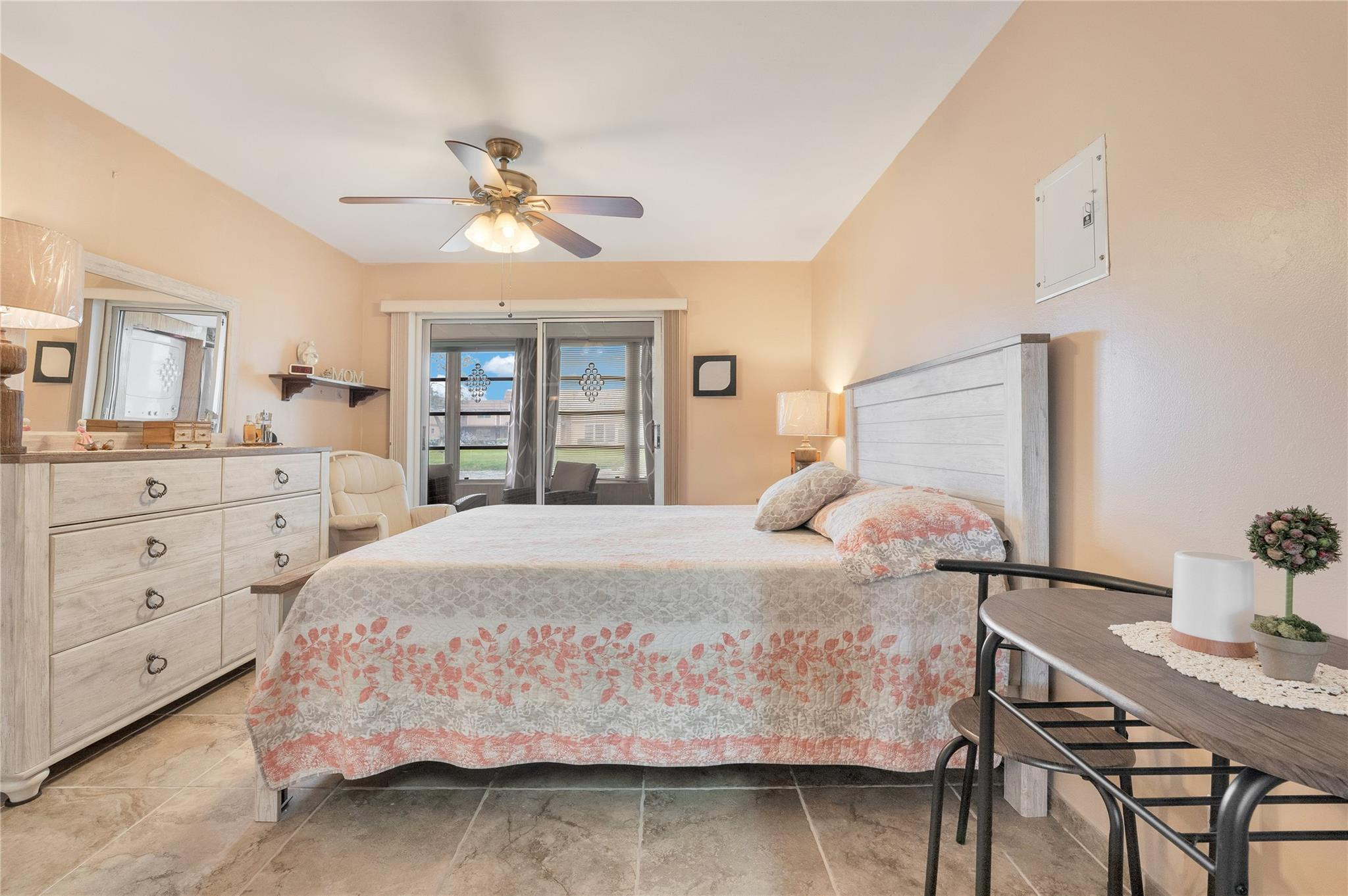 KINGS POINT VALENCIA CONDOS - Residential