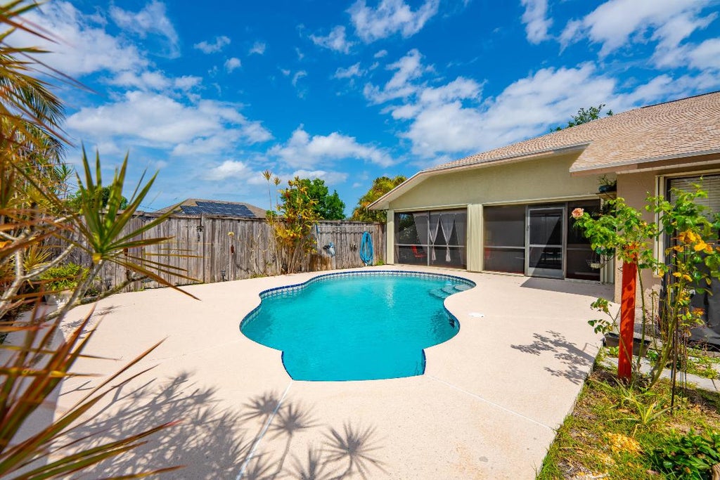 Photo of 1184 SW Dorchester Street, Port Saint Lucie, FL 34983 (MLS # R10972713)