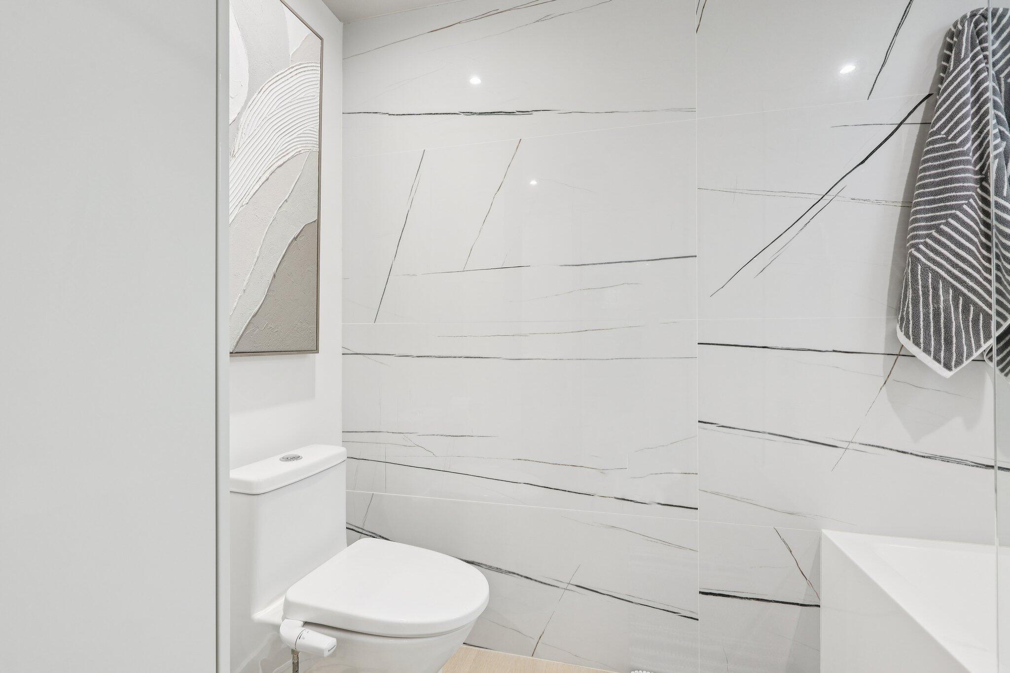 RIVER MANOR CONDO - Residential