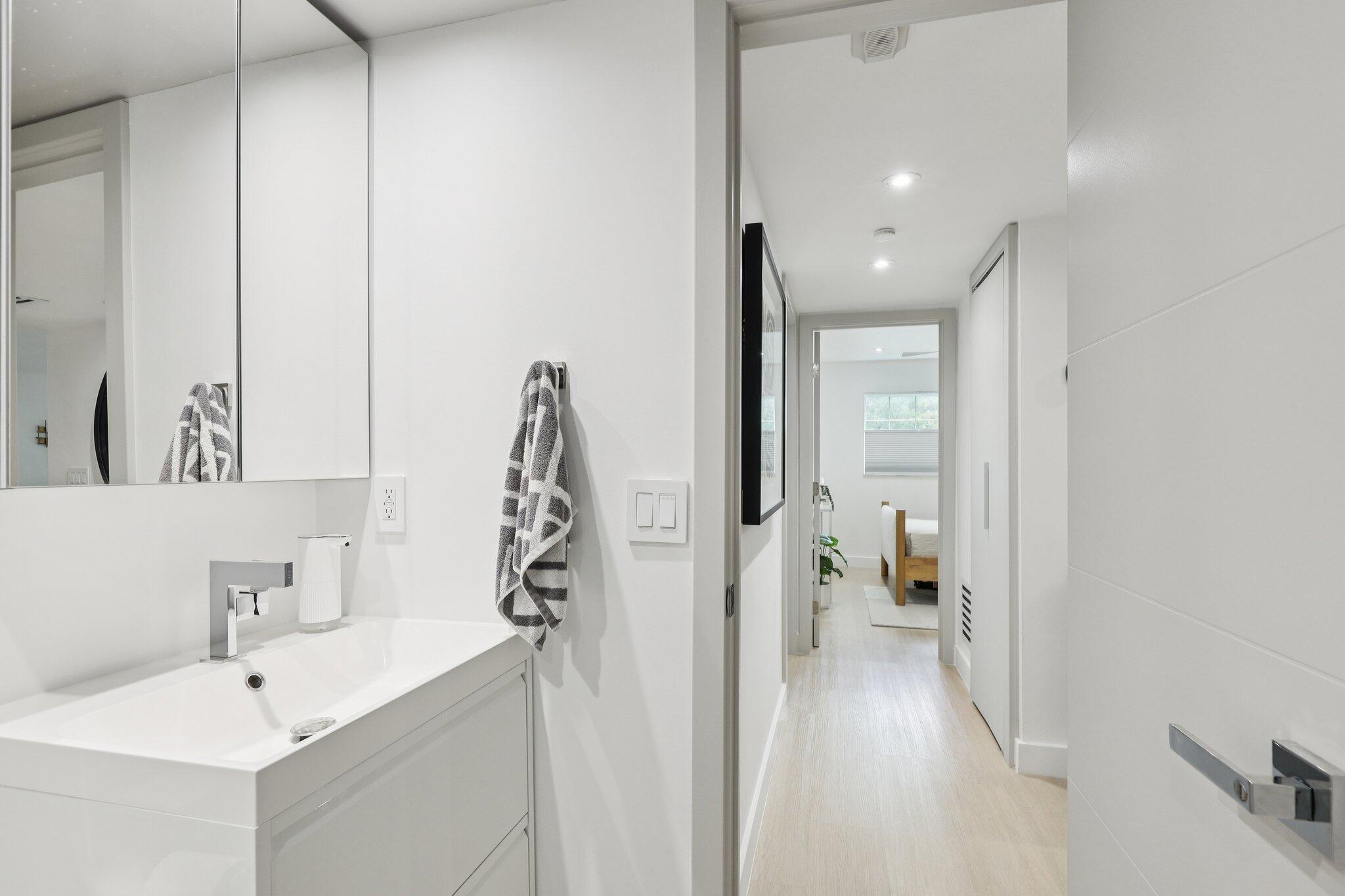 RIVER MANOR CONDO - Residential