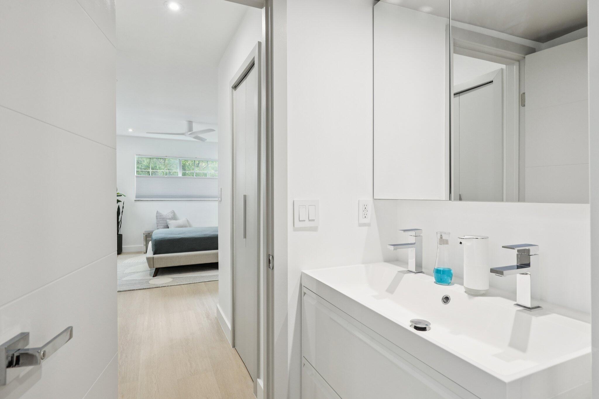 RIVER MANOR CONDO - Residential