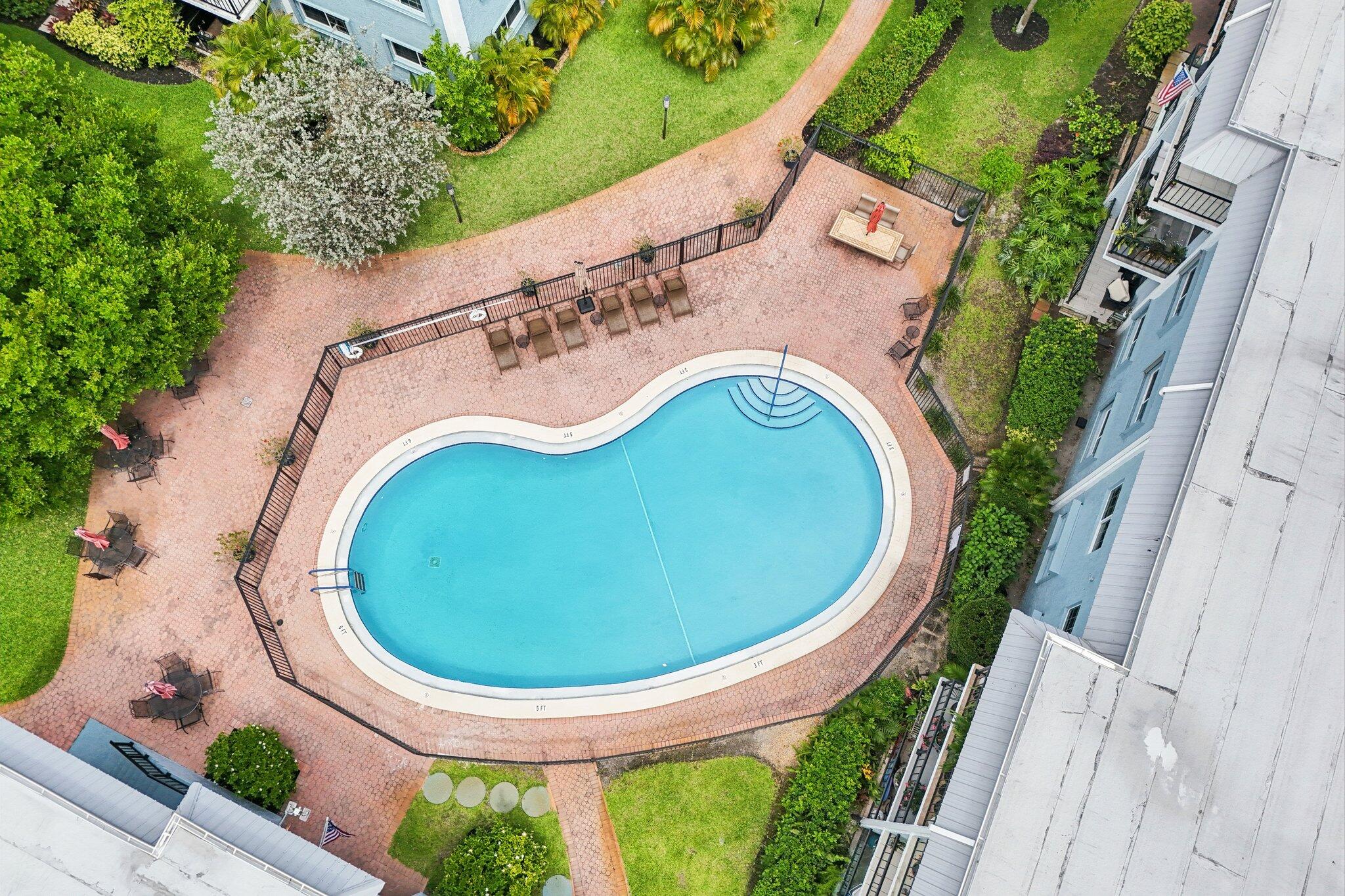 RIVER MANOR CONDO - Residential