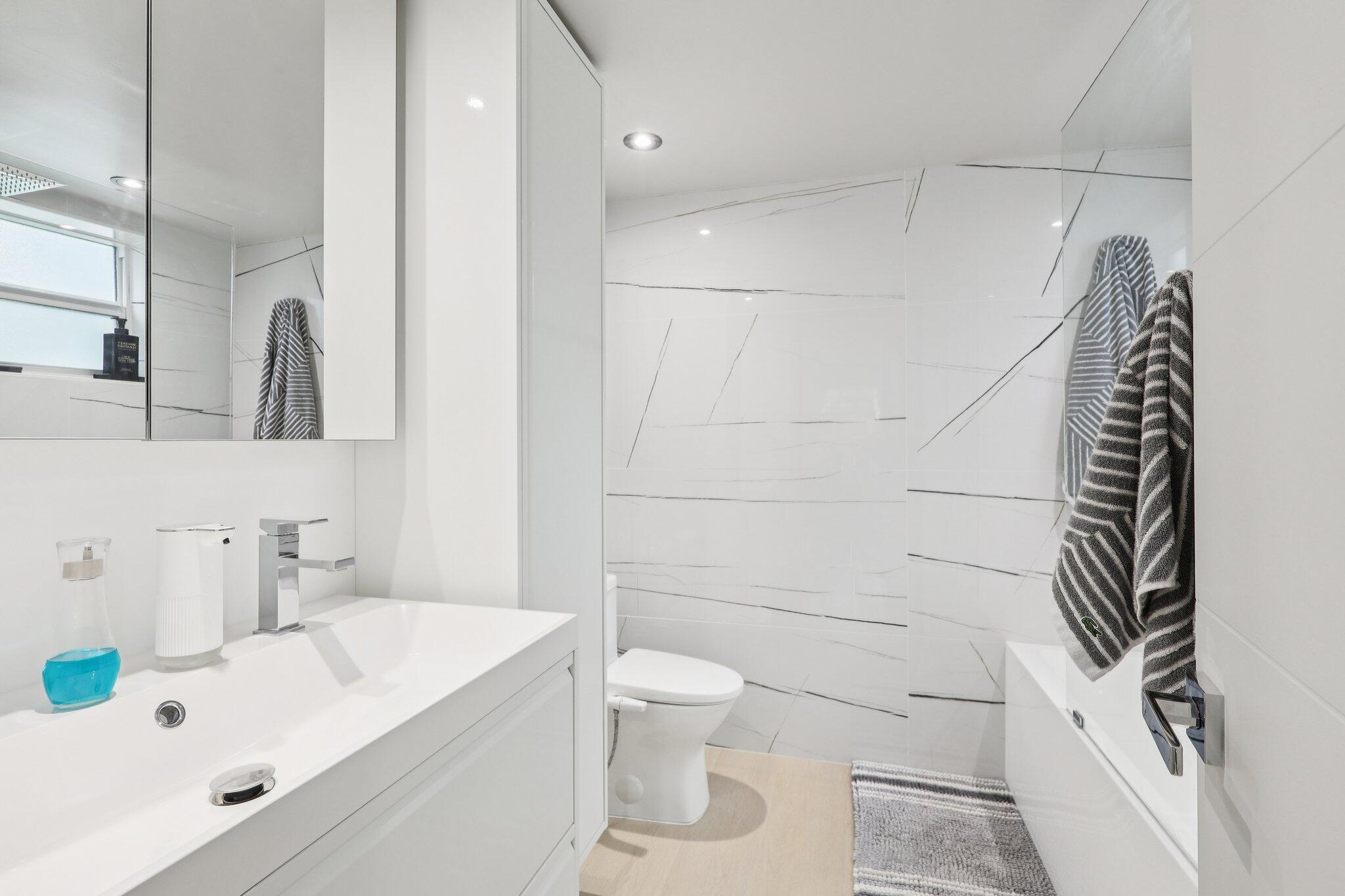 RIVER MANOR CONDO - Residential