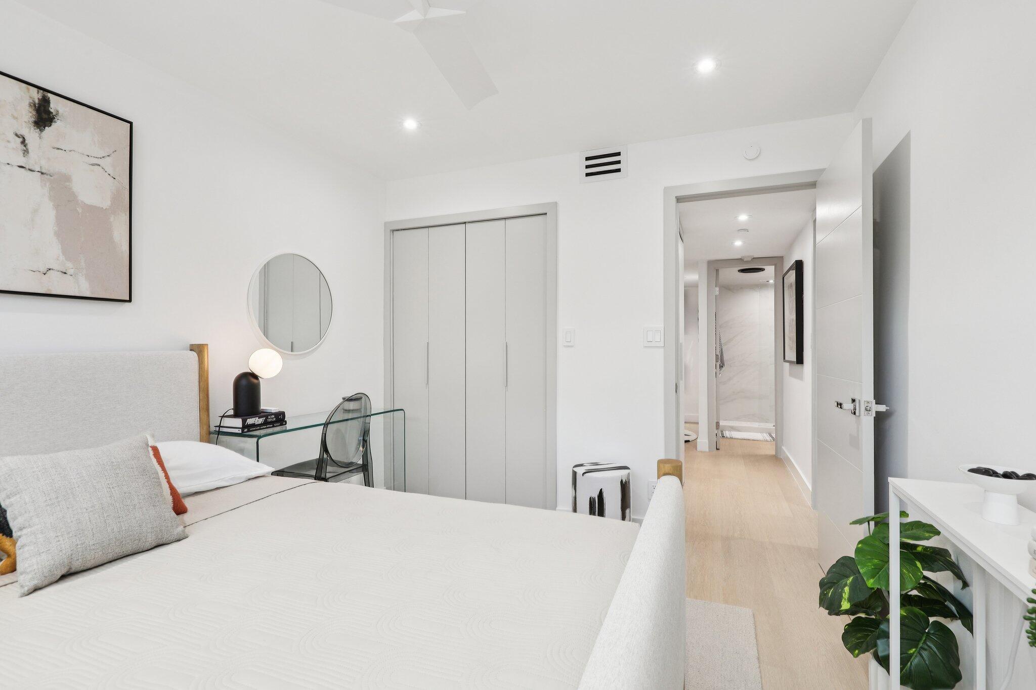 RIVER MANOR CONDO - Residential