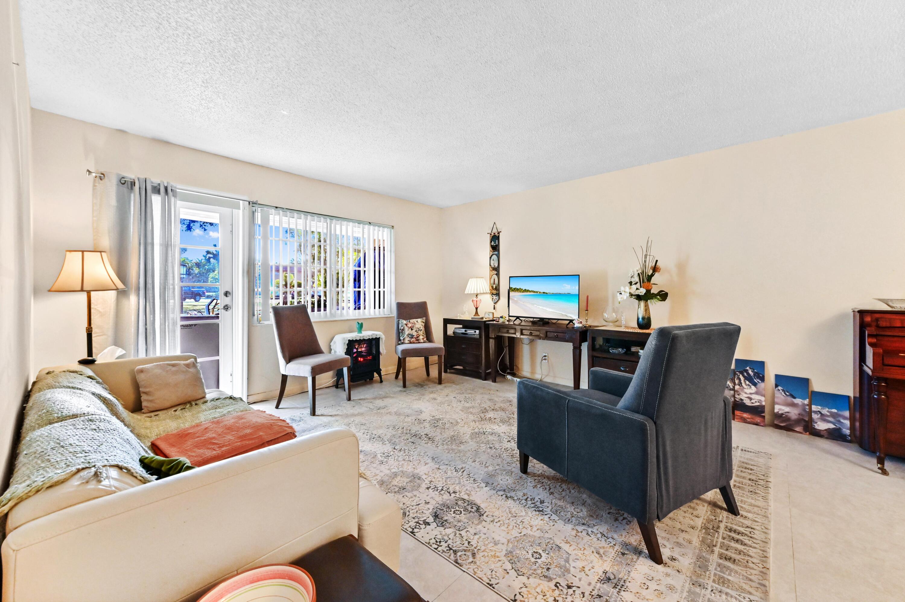 1951 NE 2nd Avenue 101i