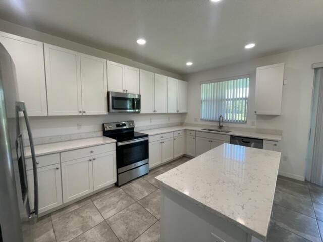 TREVI ISLE - Residential Lease