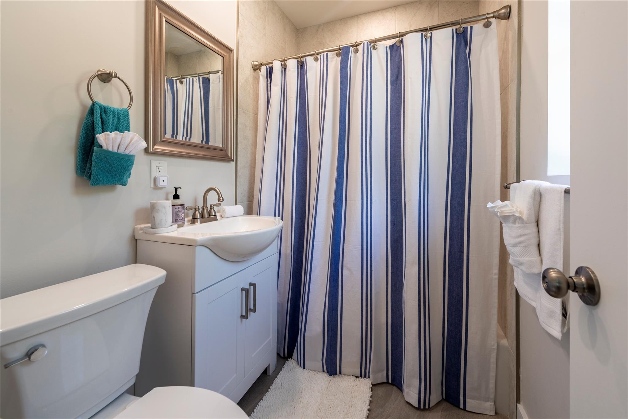 HILLSBORO SHORES - Residential Income