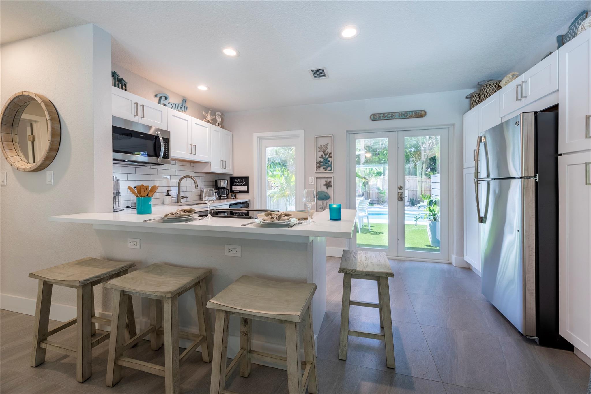 HILLSBORO SHORES - Residential Income