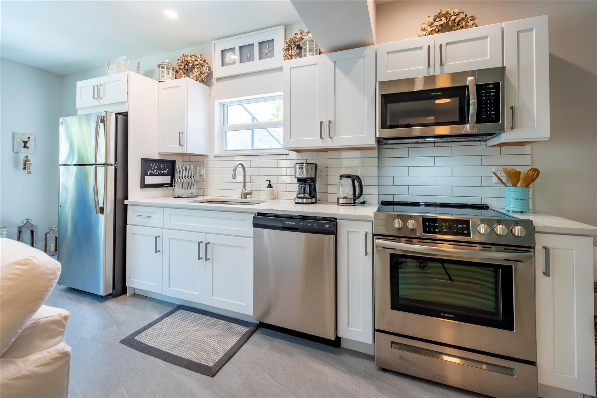 HILLSBORO SHORES - Residential Income