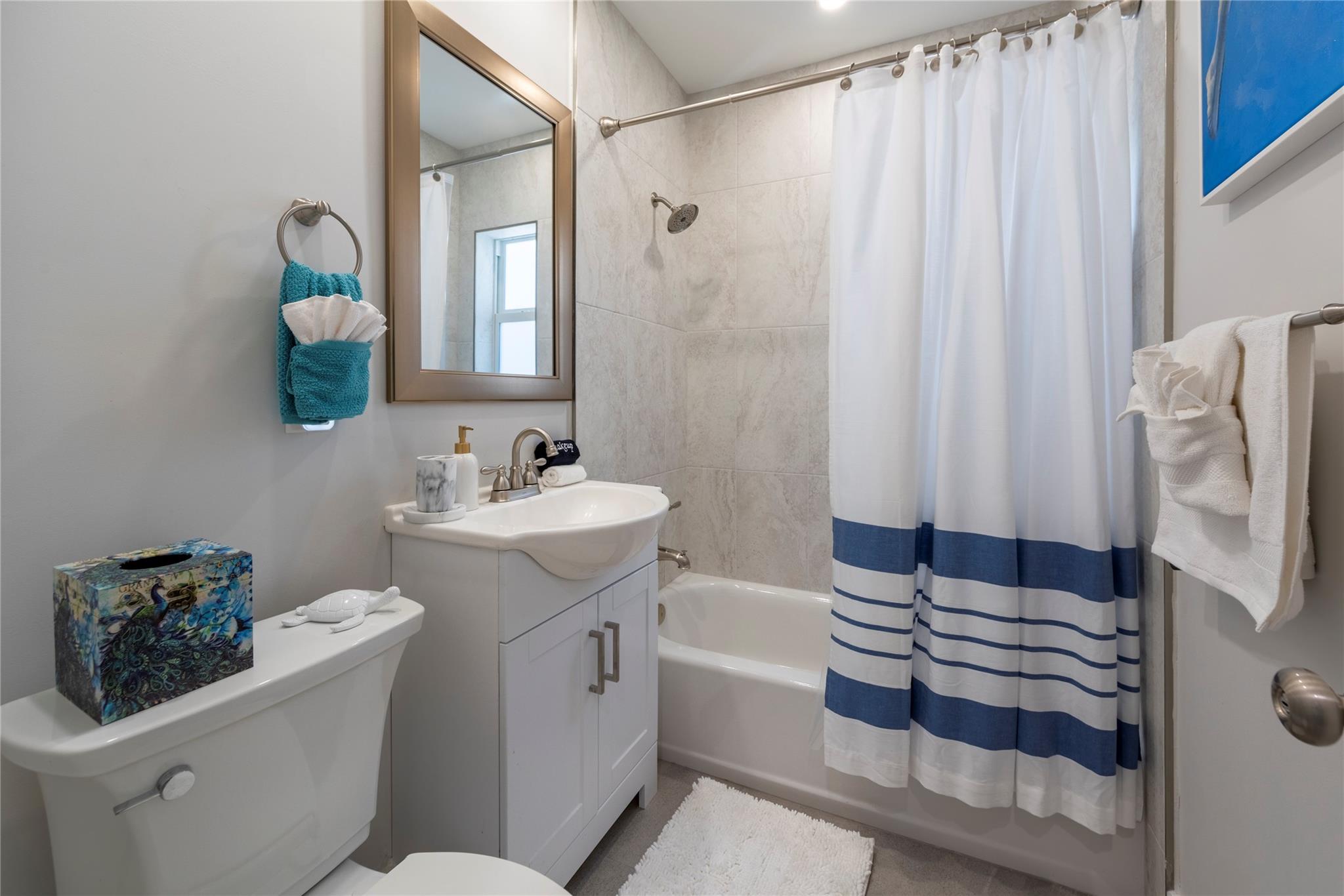 HILLSBORO SHORES - Residential Income