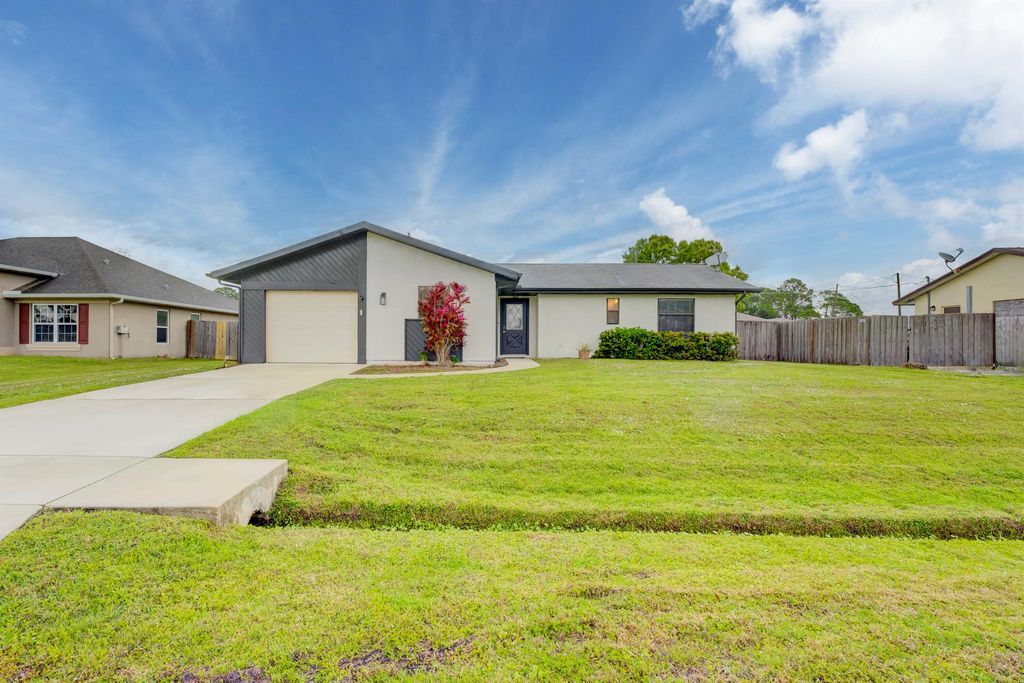 Photo of 773 SE Brookedge Avenue, Port Saint Lucie, FL 34983 (MLS # R10954652)